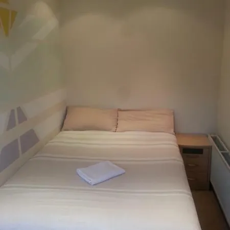 Nadira Economy Homestay *