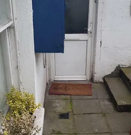 Homestay Nadira Economy Dublin